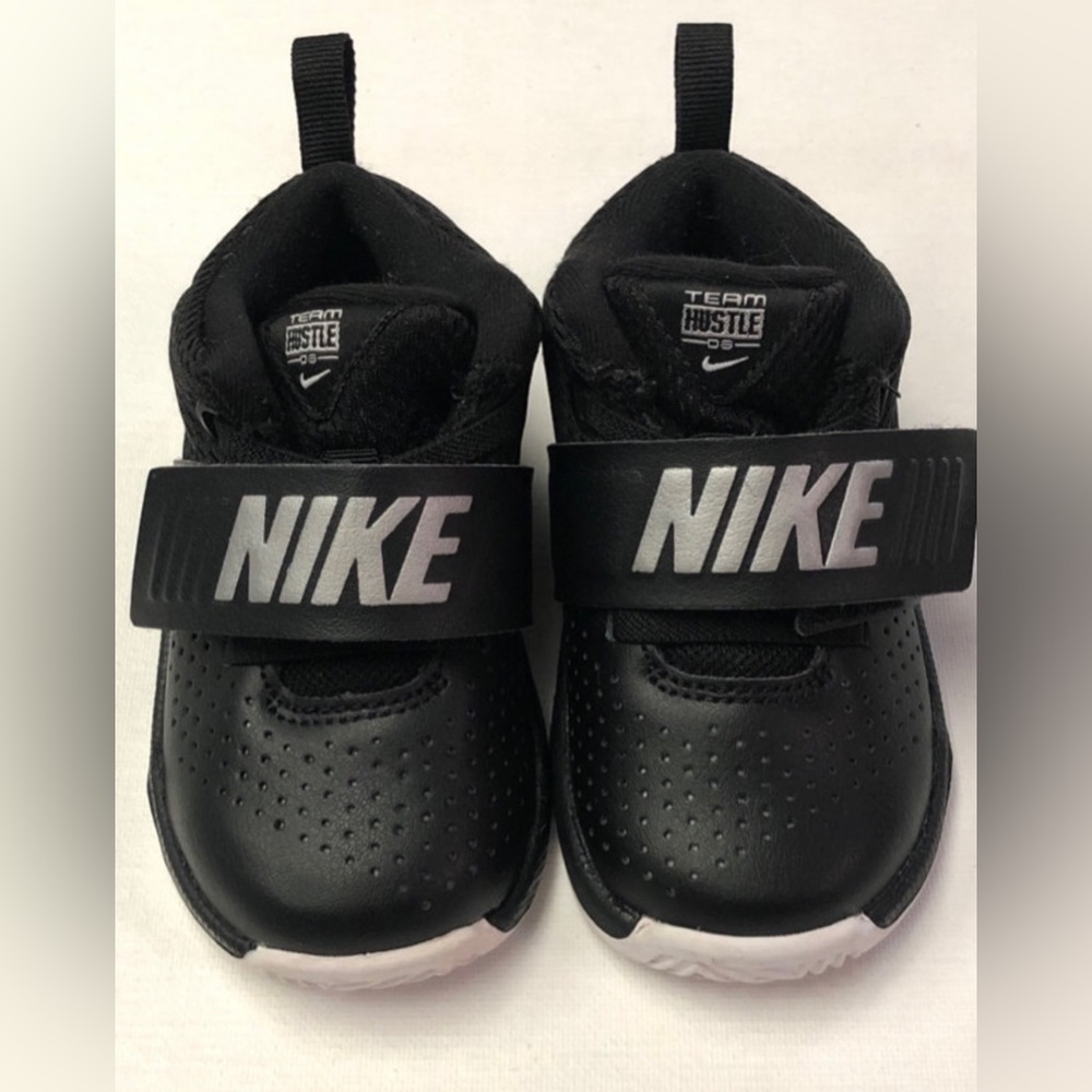 Nike shoes Toddler size 6 Nike shoes